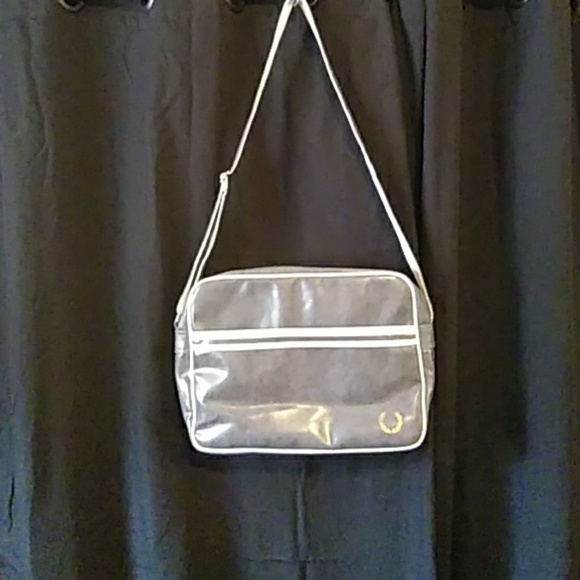 fred perry laptop case